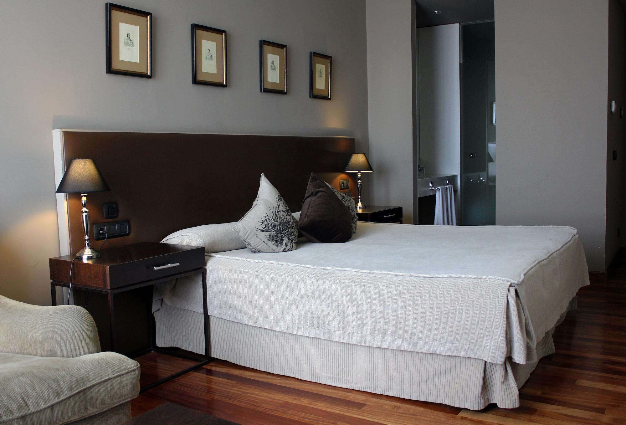 Hotel Vinicola Real-200 Monges Albelda De Iregua ภายนอก รูปภาพ